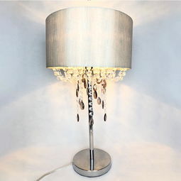 鳳崗雞毛燈罩與現(xiàn)代蝕刻桌燈 藝術(shù)與工藝的完美融合